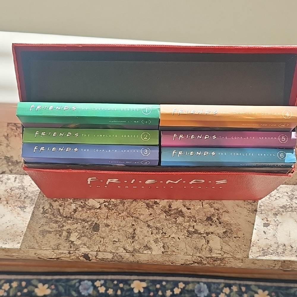 Friends The Complete Series Box Set - Picture 2 of 3
